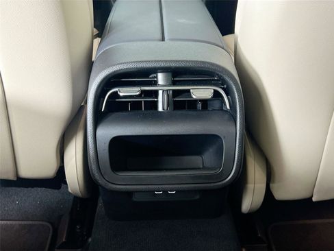 Used 2025 Mercedes-Benz E 350 4MATIC Sedan image 22