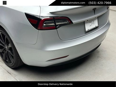 Used 2018 Tesla Model 3 Long Range image 16