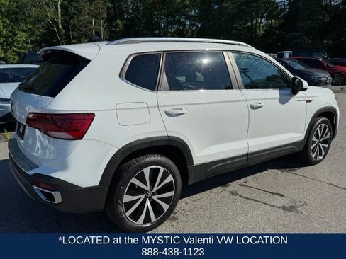 Certified 2023 Volkswagen Taos SE w/ Panoramic Sunroof Package FWD image 5