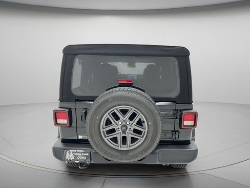 Used 2024 Jeep Wrangler Unlimited Sport AWD/4WD image 8