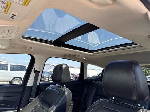 Used 2017 Ford Escape Titanium image 26