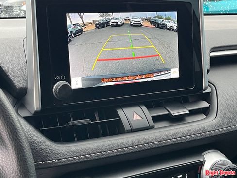 Certified 2023 Toyota RAV4 LE AWD/4WD image 29