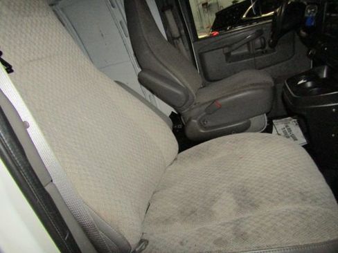 Used 2016 Chevrolet Express 3500 Extended image 8