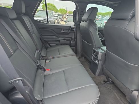 Used 2025 Toyota 4Runner Limited image 11