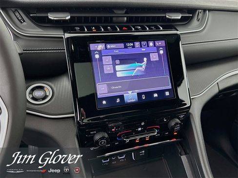 Used 2025 Jeep Grand Cherokee L Altitude image 40