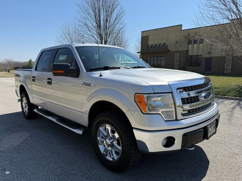 Used 2013 Ford F150 XLT w/ XLT Chrome Pkg image 4