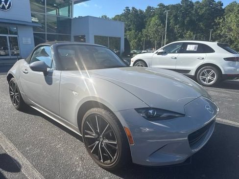 Used 2024 MAZDA MX-5 Miata Grand Touring RWD image 10