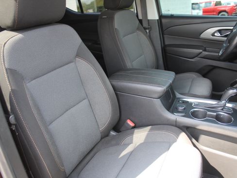Used 2020 Chevrolet Traverse LT FWD image 30