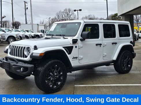 Used 2025 Jeep Wrangler Unlimited Sahara image 9