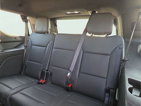 Used 2025 Chevrolet Tahoe Z71 AWD/4WD image 11