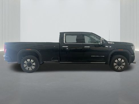 Used 2025 GMC Sierra 3500 Denali image 11