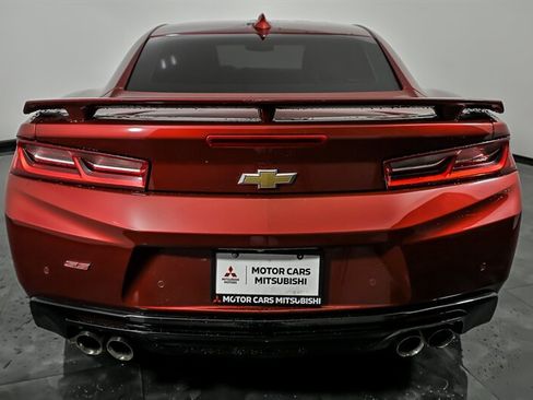 Used 2018 Chevrolet Camaro SS RWD image 8