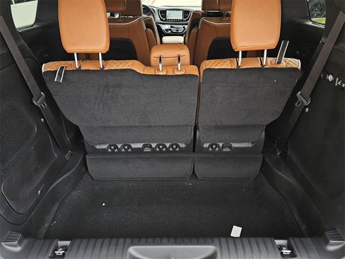 New 2026 Chrysler Pacifica Pinnacle image 10