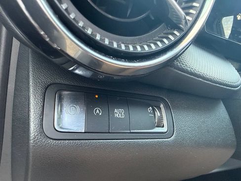 Used 2025 Chevrolet Equinox LT FWD image 11