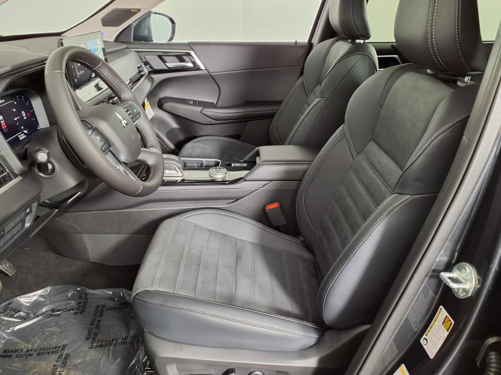 Used 2025 Mitsubishi Outlander SE FWD image 20