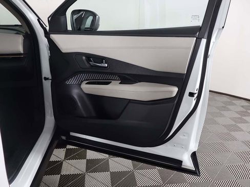 Used 2023 Nissan Ariya FWD image 25