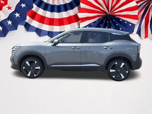 Certified 2025 Nissan Kicks SR FWD image 2