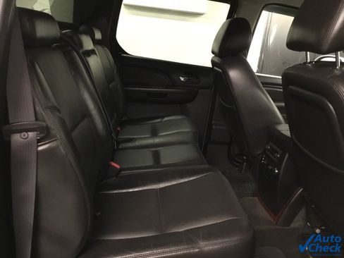 Used 2011 Cadillac Escalade EXT Luxury image 39