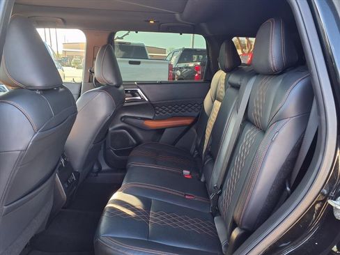 Used 2022 Mitsubishi Outlander SEL image 17