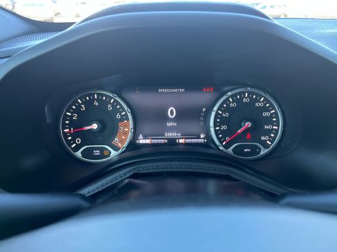 Used 2019 Jeep Renegade Trailhawk w/ UConnect 8.4 Nav Group image 13