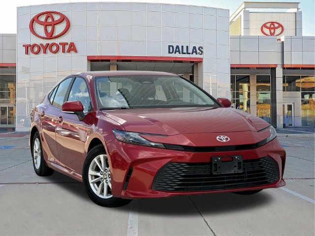 Used 2025 Toyota Camry LE FWD image 1