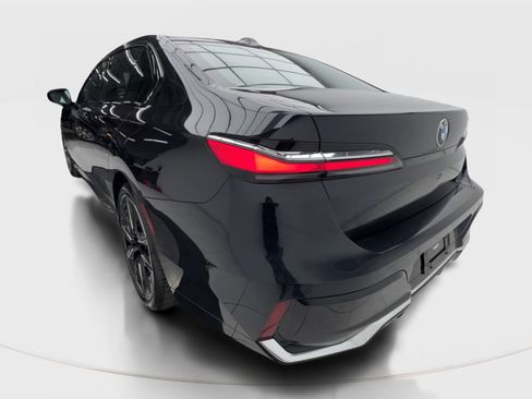 Used 2023 BMW 740i w/ Luxury Rear Seating Package RWD image 10