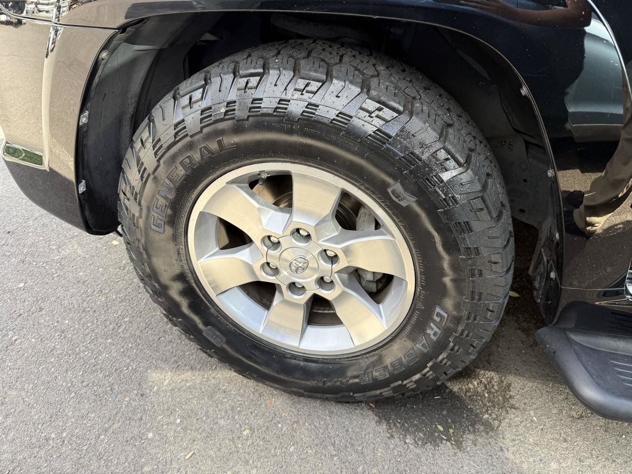 Used 2011 Toyota 4Runner SR5 RWD image 32