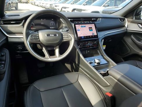 New 2025 Jeep Grand Cherokee Limited w/ Black Appearance Package image 7