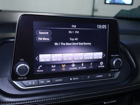 Used 2024 Nissan Rogue SV image 29