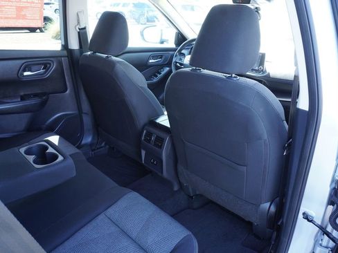 Certified 2025 Nissan Rogue SV image 10