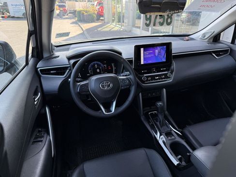 Used 2024 Toyota Corolla Cross XLE w/ Convenience Package AWD/4WD image 14
