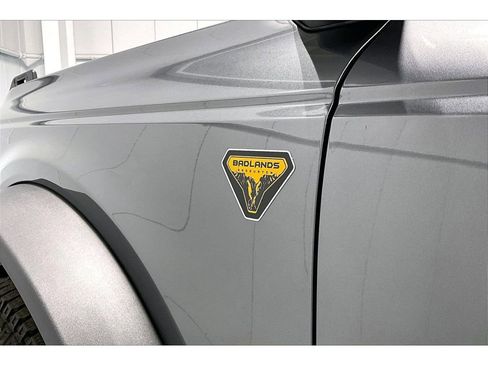 Used 2025 Ford Bronco Badlands w/ Sasquatch Package AWD/4WD image 9