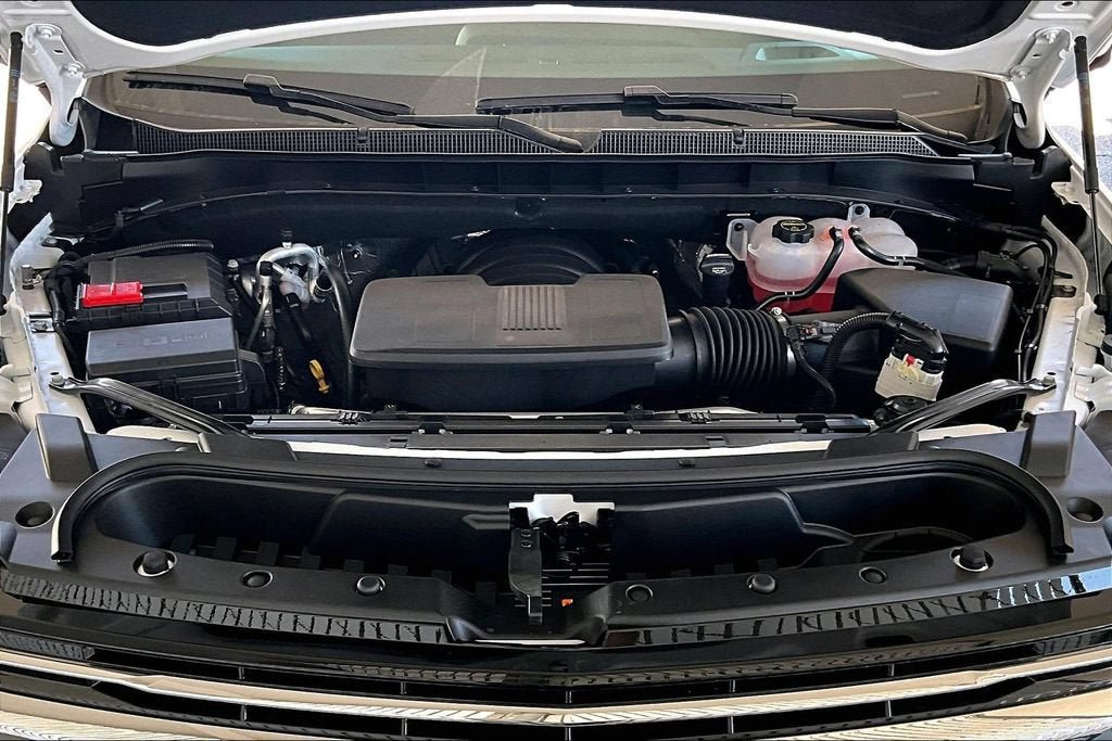 New 2026 Chevrolet Suburban LT w/ Comfort Package AWD/4WD image 9