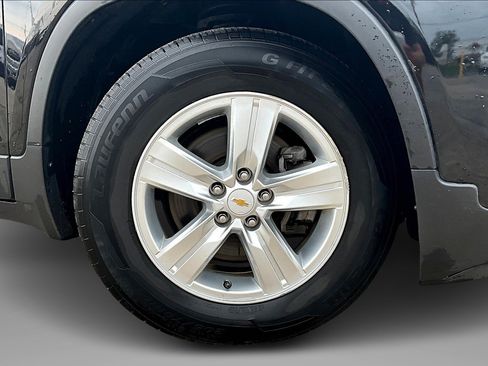 Used 2019 Chevrolet Trax LT w/ LT Convenience Package image 9