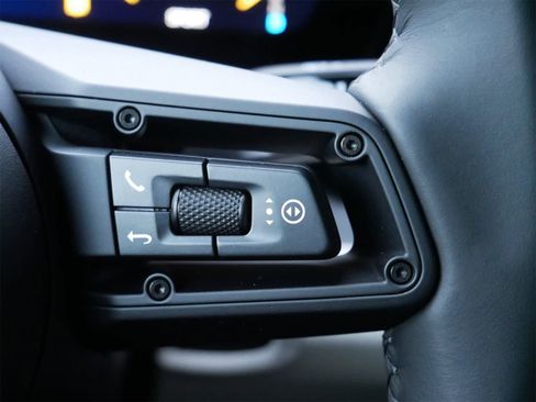 New 2025 Porsche Macan 4S Electric image 18