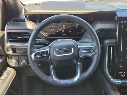 Used 2025 GMC Yukon XL Denali AWD/4WD image 13
