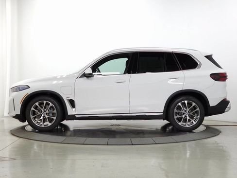 Used 2026 BMW X5 xDrive50e w/ Climate Comfort Package AWD/4WD image 4