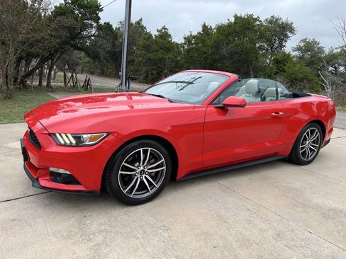 Used 2016 Ford Mustang Premium image 5