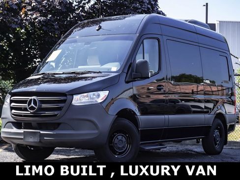 Used 2023 Mercedes-Benz Sprinter 2500 image 1