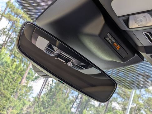 Certified 2024 Porsche Macan S AWD/4WD image 19