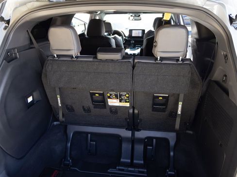 Used 2024 Toyota Sienna XSE w/ XSE Plus Package image 23