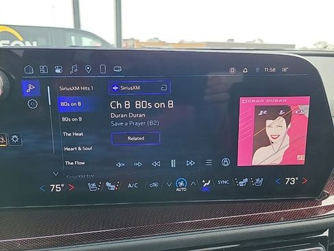 Used 2025 Chevrolet Traverse RS image 28