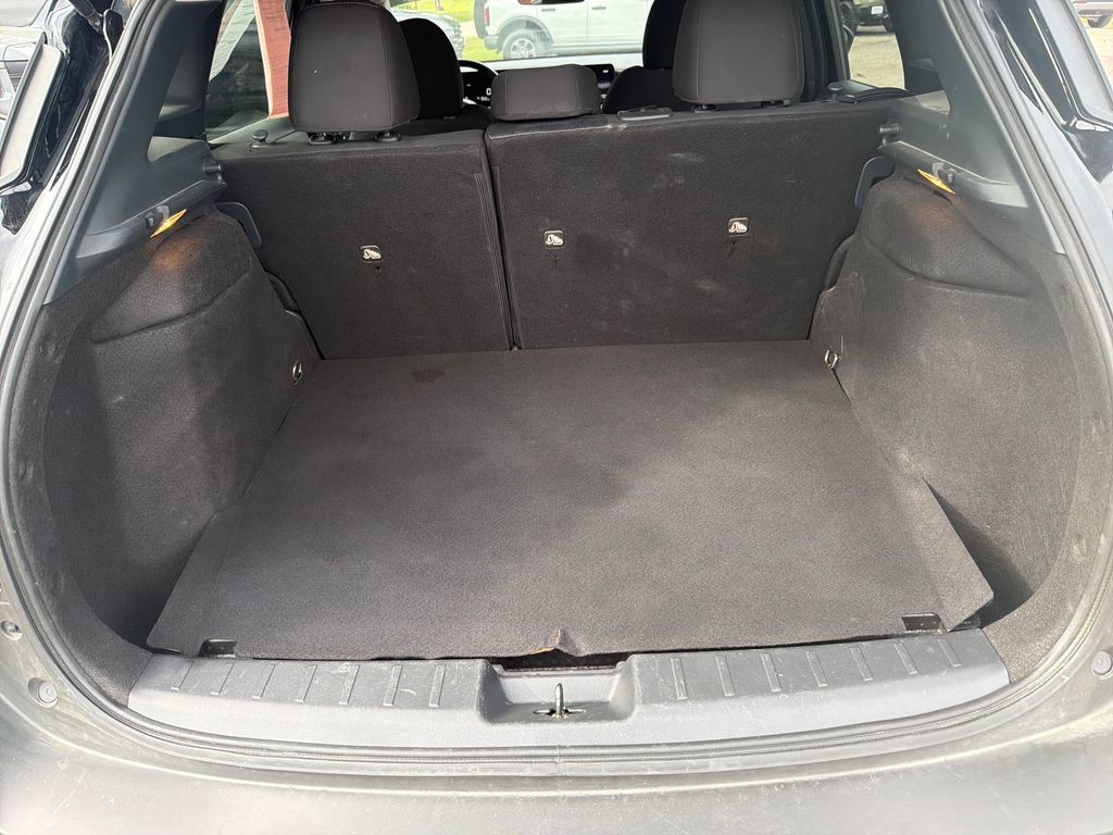 Used 2025 Nissan Kicks SV AWD/4WD image 9