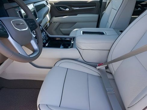 Used 2024 GMC Yukon Denali image 15