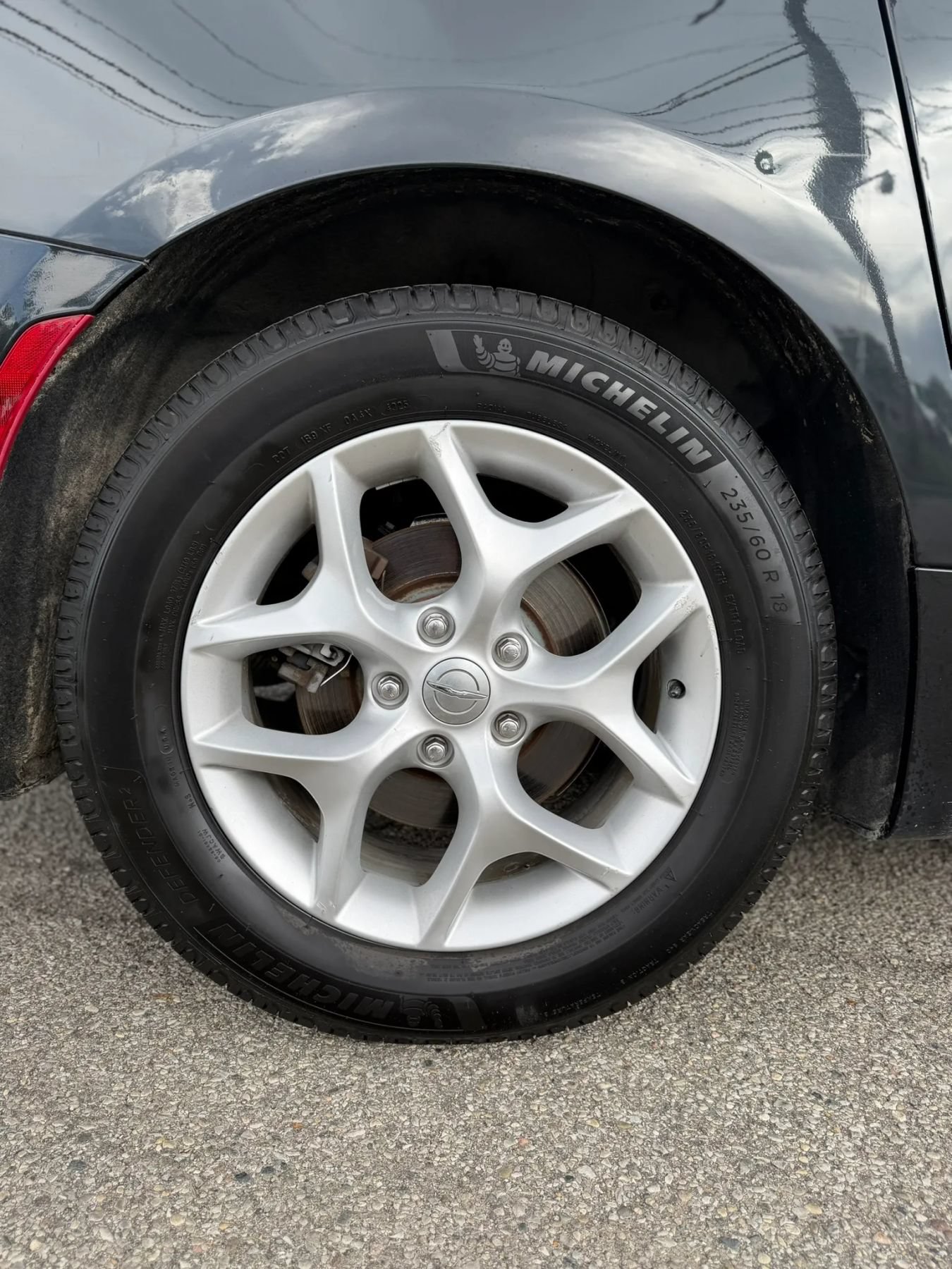 Used 2018 Chrysler Pacifica Touring-L Plus w/ Tire & Wheel Group FWD image 10