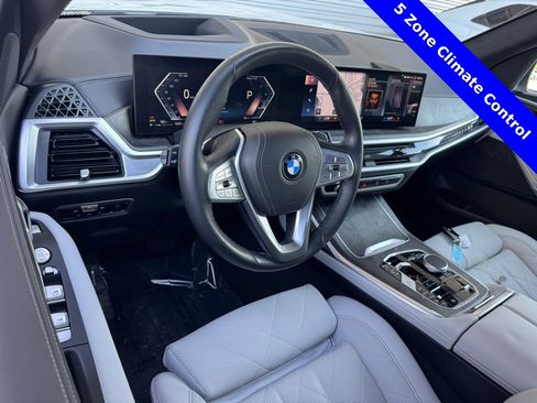 Used 2023 BMW X7 xDrive40i image 3