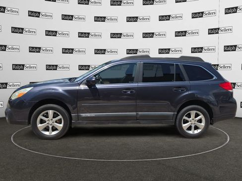 Used 2013 Subaru Outback 3.6R Limited AWD/4WD image 3