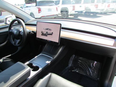 Used 2023 Tesla Model Y Long Range AWD/4WD image 16