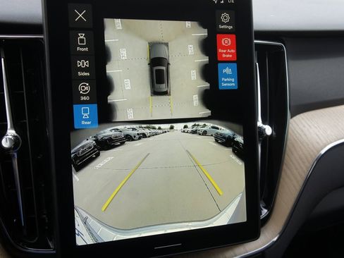 New 2026 Volvo XC60 B5 Plus w/ Protection Package Premier image 18