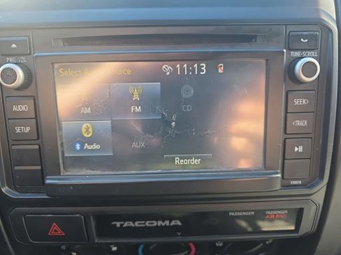 Used 2015 Toyota Tacoma PreRunner image 23